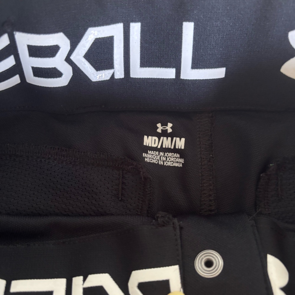 Men’s black baseball knickers